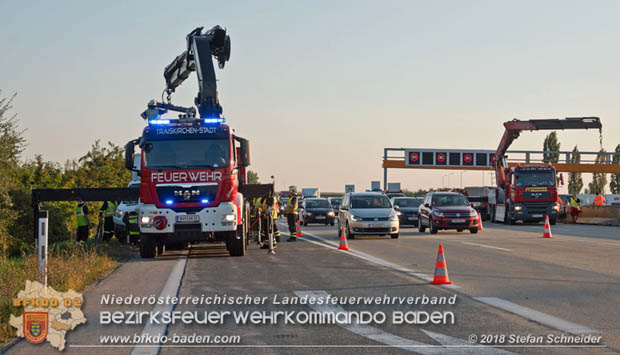 20180918 Verkehrsunfall auf der A2 beim Knoten Guntramsdorf  Foto:  Stefan Schneider 