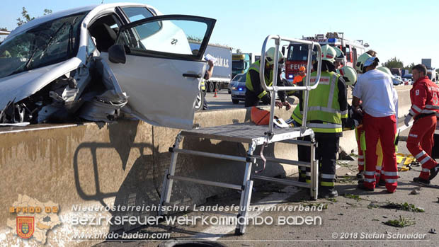 20180918 Verkehrsunfall auf der A2 beim Knoten Guntramsdorf  Foto:  Stefan Schneider 