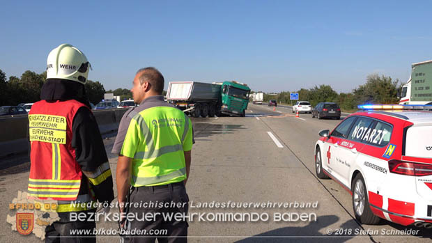 20180918 Verkehrsunfall auf der A2 beim Knoten Guntramsdorf  Foto:  Stefan Schneider 