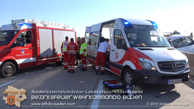 20180918 Verkehrsunfall auf der A2 beim Knoten Guntramsdorf  Foto:  Stefan Schneider 