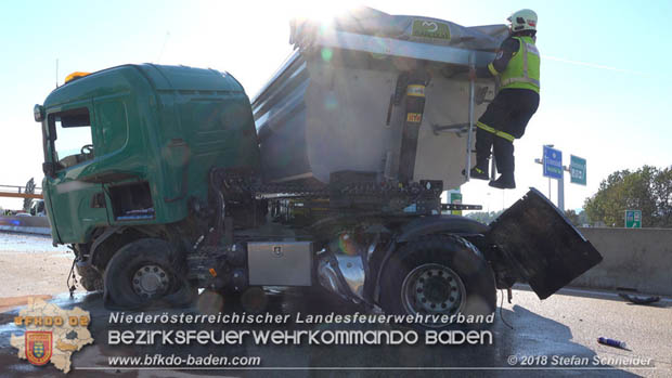 20180918 Verkehrsunfall auf der A2 beim Knoten Guntramsdorf  Foto:  Stefan Schneider 