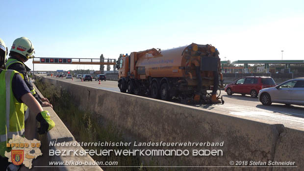 20180918 Verkehrsunfall auf der A2 beim Knoten Guntramsdorf  Foto:  Stefan Schneider 