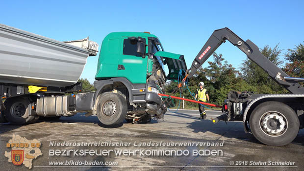 20180918 Verkehrsunfall auf der A2 beim Knoten Guntramsdorf  Foto:  Stefan Schneider 