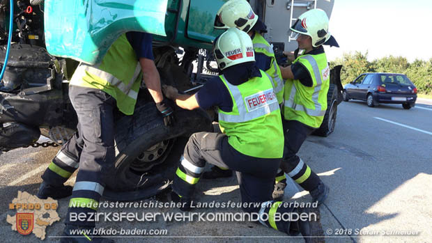 20180918 Verkehrsunfall auf der A2 beim Knoten Guntramsdorf  Foto:  Stefan Schneider 