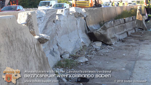 20180918 Verkehrsunfall auf der A2 beim Knoten Guntramsdorf  Foto:  Stefan Schneider 