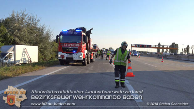 20180918 Verkehrsunfall auf der A2 beim Knoten Guntramsdorf  Foto:  Stefan Schneider 