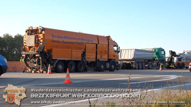 20180918 Verkehrsunfall auf der A2 beim Knoten Guntramsdorf  Foto:  Stefan Schneider 