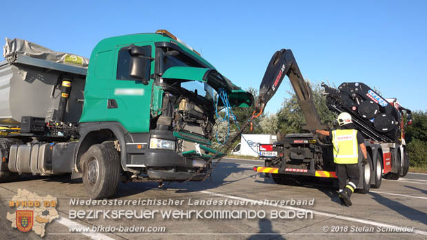 20180918 Verkehrsunfall auf der A2 beim Knoten Guntramsdorf  Foto:  Stefan Schneider 