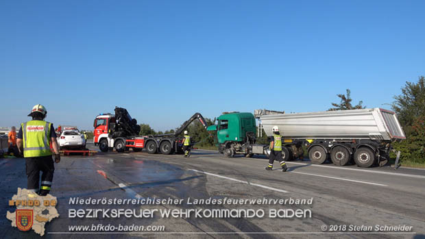 20180918 Verkehrsunfall auf der A2 beim Knoten Guntramsdorf  Foto:  Stefan Schneider 