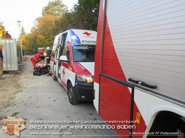 20181010 Arbeitsunfall auf Baustelle in Fahrafeld  Foto: © ASB Markus Hackl