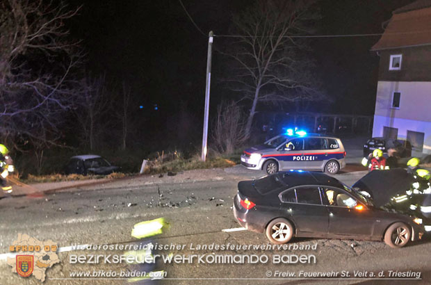 20181130 Verkehrsunfall auf der LB18 in St.Veit/Triesting Fotos: © Armin Rumpler FF St.Veit 20181130 Verkehrsunfall auf der LB18 in St.Veit/Triesting Fotos: © Armin Rumpler FF St.Veit