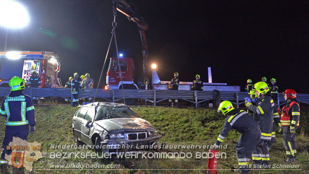 20181203 Verkehrsunfall A2 Hhe Abfahrt Bad Vslau RFB Wien  Foto:  Stefan Schneider