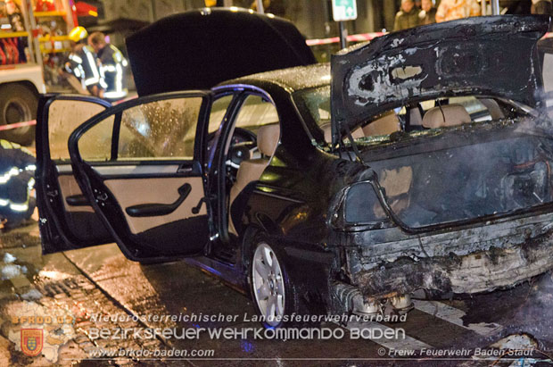 20181205 Nächtlicher Fahrzeugbrand im Stadtzentrum von Baden Foto: © Freiwillge Feuerwehr Baden-Stadt 20181205 Nächtlicher Fahrzeugbrand im Stadtzentrum von Baden Foto: © Freiwillge Feuerwehr Baden-Stadt