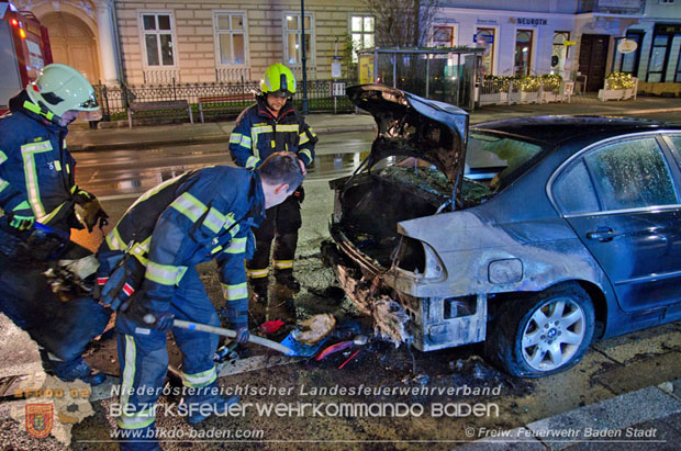 20181205 Nächtlicher Fahrzeugbrand im Stadtzentrum von Baden Foto: © Freiwillge Feuerwehr Baden-Stadt 20181205 Nächtlicher Fahrzeugbrand im Stadtzentrum von Baden Foto: © Freiwillge Feuerwehr Baden-Stadt