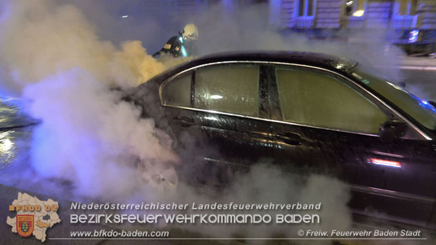 20181205 Nächtlicher Fahrzeugbrand im Stadtzentrum von Baden Foto: © Freiwillge Feuerwehr Baden-Stadt 20181205 Nächtlicher Fahrzeugbrand im Stadtzentrum von Baden Foto: © Freiwillge Feuerwehr Baden-Stadt