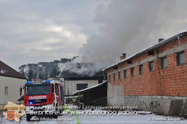20181217 Wohnhausbrand in Lindabrunn-Enzesfeld forderte 8 Freiwillige Feuerwehren  Foto: © Thomas Lenger Monatsrevue.at