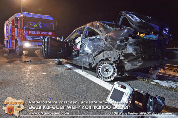 20181217 Verkehrsunfall mit tödlichem Ausgang auf der A3 Südostautobahn zwischen Pottendorf und Hornstein Foto: © ASB ÖA Rene Weiner 20181217 Verkehrsunfall mit tödlichem Ausgang auf der A3 Südostautobahn zwischen Pottendorf und Hornstein Foto: © ASB ÖA Rene Weiner