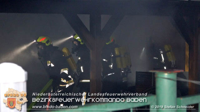 20190103 Brand in einer Tribuswinkler Reihenwohnhausanlage Foto: © Stefan Schneider 20190103 Brand in einer Tribuswinkler Reihenwohnhausanlage Foto: © Stefan Schneider