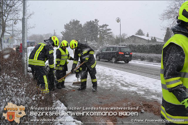 20190103 Verkehrsunfall bei Schneetreiben in Oeynhausen  Foto:  Freiwillige Feuerwehr Oeynhausen