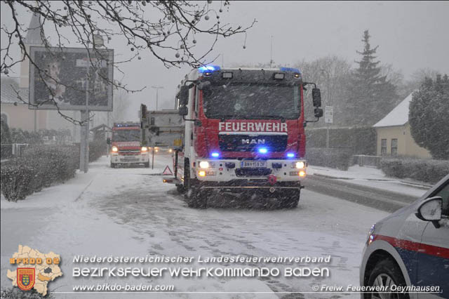 20190103 Verkehrsunfall bei Schneetreiben in Oeynhausen  Foto:  Freiwillige Feuerwehr Oeynhausen