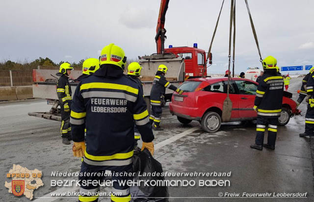 20190104 Autobahnsperre nach Verkehrsunfall auf der A2 zwischen Kottingbrunn und Bad Vöslau  Foto: © Freiwillige Feuerwehr Leobersdorf