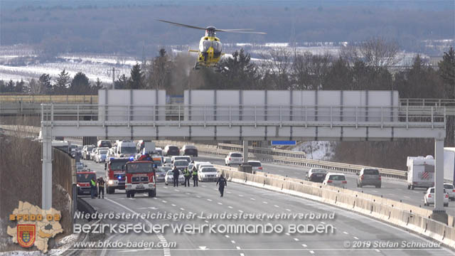 20190104 Autobahnsperre nach Verkehrsunfall auf der A2 zwischen Kottingbrunn und Bad Vöslau  Foto: © Stefan Schneider