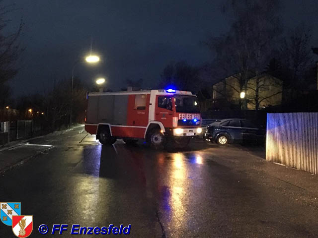 20190106 Verkehrsunfall im Ortsgebiet von Enzesfeld  Foto:  FF Enzesfeld