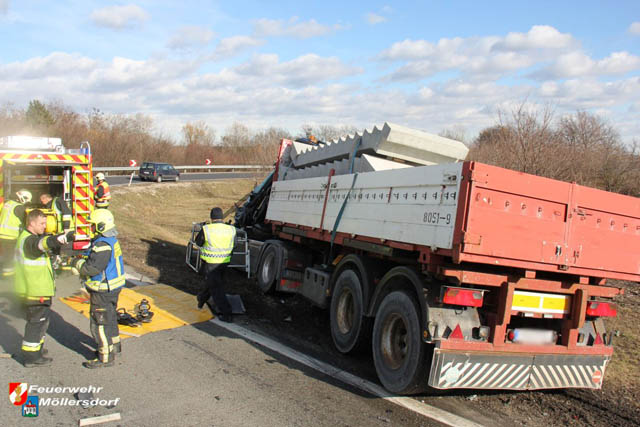 20190129 VU A2 RFB Wien Höhe Abfahrt Raststation Guntramsdorf  Foto: © FF Möllersdorf