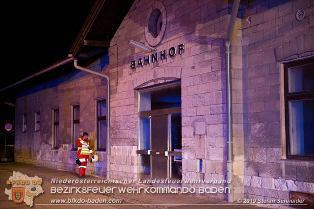 Schadstoffalarm am Bahnhof Pottendorf-Landegg Foto: © Stefan Schneider Schadstoffalarm am Bahnhof Pottendorf-Landegg Foto: © Stefan Schneider