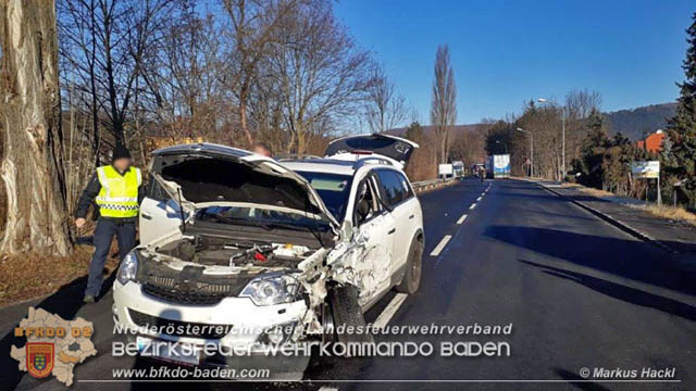 20190219 Verkehrsunfall auf der LB18 in Pottenstein Foto: © Markus Hackl FF Pottenstein 20190219 Verkehrsunfall auf der LB18 in Pottenstein Foto: © Markus Hackl FF Pottenstein
