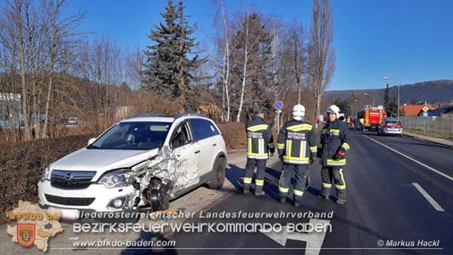 20190219 Verkehrsunfall auf der LB18 in Pottenstein Foto: © Markus Hackl FF Pottenstein 20190219 Verkehrsunfall auf der LB18 in Pottenstein Foto: © Markus Hackl FF Pottenstein
