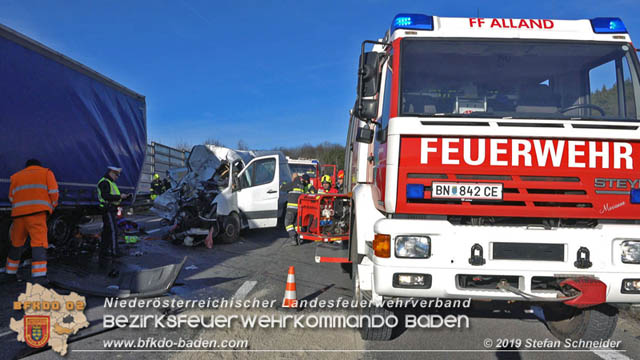 20190223 Verkehrsunfall auf der A21 zwischen Hochstra und Alland im Gemeindegebiet Klausen-Leopoldsdorf  Foto:  Stefan Schneider