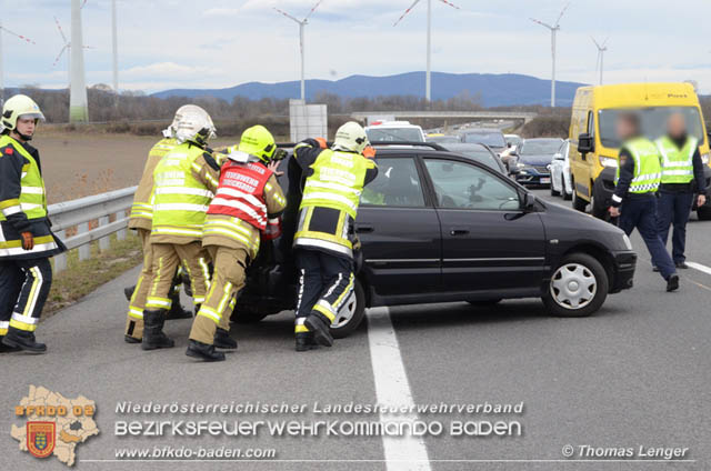 20190313 Verkehrsunfall auf der A3 zwischen Ebreichsdorf und Pottendorf  Foto:  Thomas Lenger