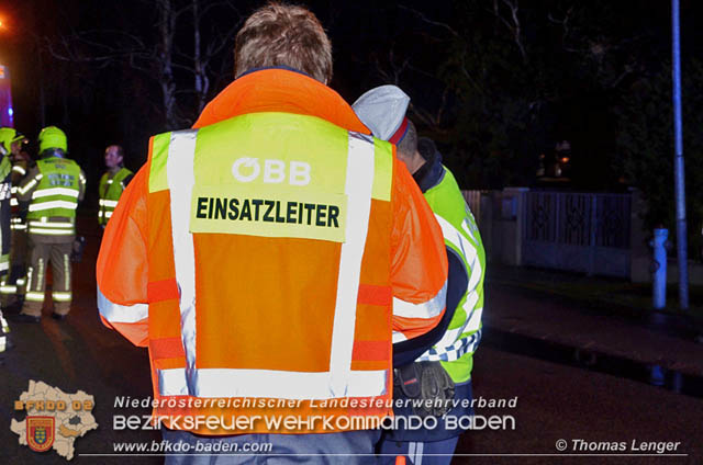 20190315 Fahrzeuglenker landete mit seinem Fahrzeug auf den Bahngleisen der Pottendorfer Linie Foto: © Thomas Lenger 20190315 Fahrzeuglenker landete mit seinem Fahrzeug auf den Bahngleisen der Pottendorfer Linie Foto: © Thomas Lenger