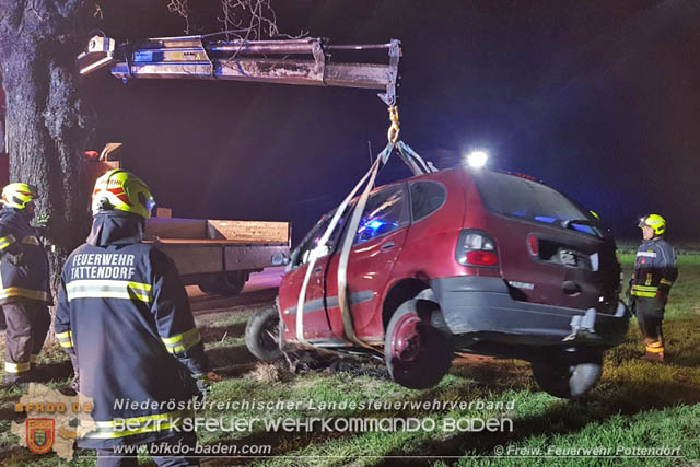20190324 Verkehrsunfall auf der L157 Pottendorf-Tattendorf  Foto:  Pfingstl FF Pottendorf