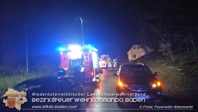 20190328 Schwerer Unfall mit Traktor-Gespann auf der L127 bei St. Corona am Schpfl  Foto:  FF Altenmarkt a.d.Triesting