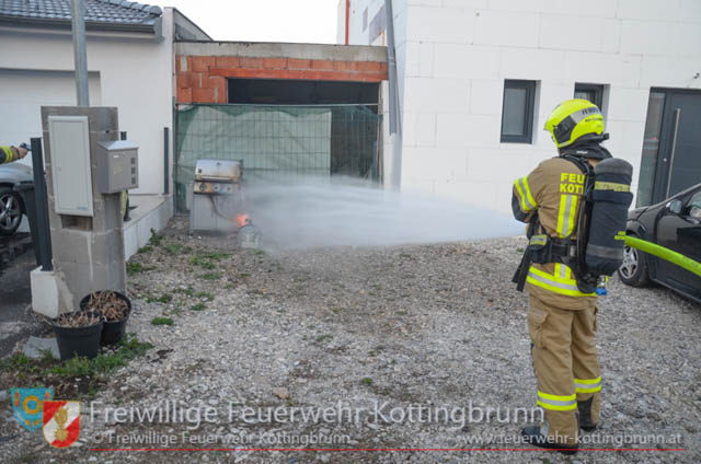 20190329 Brand einer Gasflasche in Kottingbrunn Foto: © Freiwillige Feuerwehr Kottingbrunn 20190329 Brand einer Gasflasche in Kottingbrunn Foto: © Freiwillige Feuerwehr Kottingbrunn