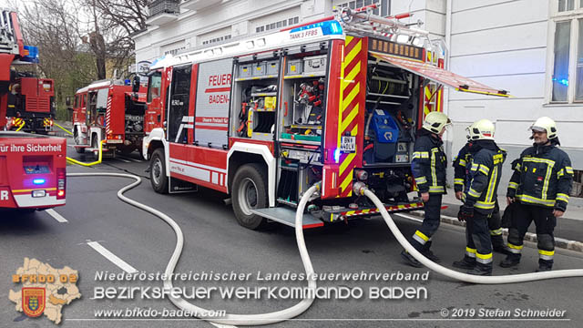 20190405 Kellerbrand in Badener Mehrparteienwohnhaus im Ortsteil Weikersdorf  Foto:  Stefan Schneider