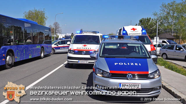 20190420 Schwerer Verkehrsunfall auf der LB212 im Ortsgebiet von Sooss  Foto:  Stefan Schneider