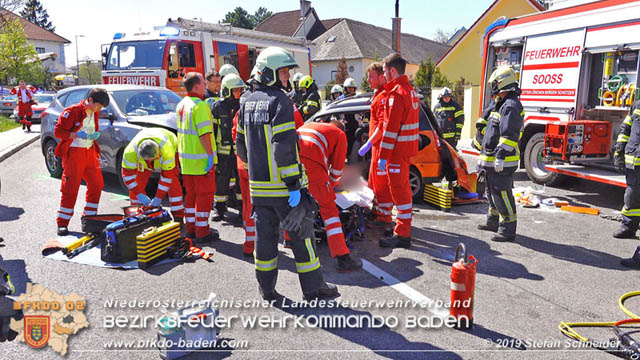 20190420 Schwerer Verkehrsunfall auf der LB212 im Ortsgebiet von Sooss  Foto:  Stefan Schneider