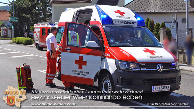 20190420 Schwerer Verkehrsunfall auf der LB212 im Ortsgebiet von Sooss  Foto:  Stefan Schneider