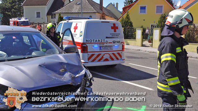 20190420 Schwerer Verkehrsunfall auf der LB212 im Ortsgebiet von Sooss  Foto:  Stefan Schneider