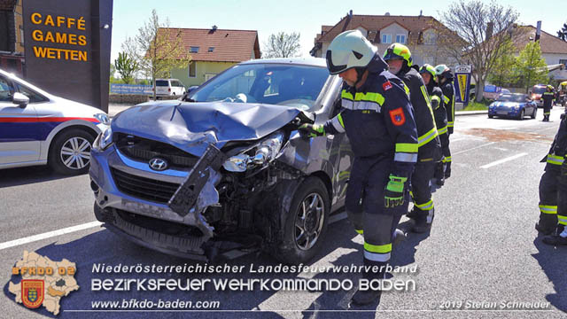 20190420 Schwerer Verkehrsunfall auf der LB212 im Ortsgebiet von Sooss  Foto:  Stefan Schneider