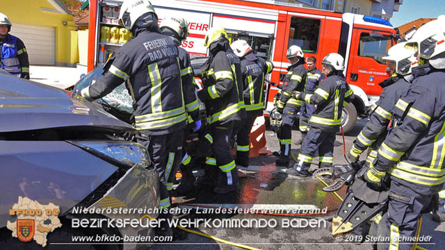 20190420 Schwerer Verkehrsunfall auf der LB212 im Ortsgebiet von Sooss  Foto:  Stefan Schneider