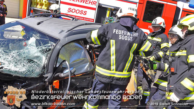 20190420 Schwerer Verkehrsunfall auf der LB212 im Ortsgebiet von Sooss  Foto:  Stefan Schneider