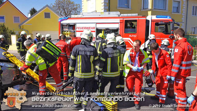 20190420 Schwerer Verkehrsunfall auf der LB212 im Ortsgebiet von Sooss  Foto:  Stefan Schneider