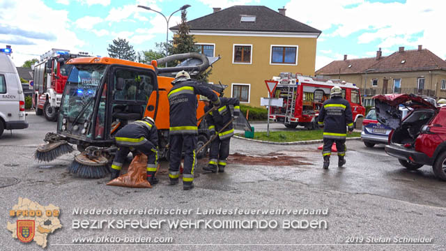 20190510 Verkehrsunfall im Zentrum Blumau-Neurihof  Foto:  Stefan Schneider BFK Baden