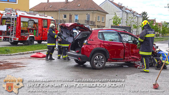 20190510 Verkehrsunfall im Zentrum Blumau-Neurihof  Foto:  Stefan Schneider BFK Baden