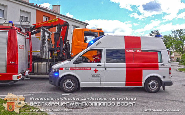 20190510 Verkehrsunfall im Zentrum Blumau-Neurißhof Foto: © Stefan Schneider BFK Baden 20190510 Verkehrsunfall im Zentrum Blumau-Neurißhof Foto: © Stefan Schneider BFK Baden