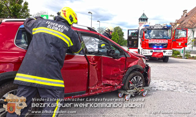 20190510 Verkehrsunfall im Zentrum Blumau-Neurißhof Foto: © Stefan Schneider BFK Baden 20190510 Verkehrsunfall im Zentrum Blumau-Neurißhof Foto: © Stefan Schneider BFK Baden